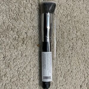 Morphe M6 Flat Buffer Foundation BRAND NEW